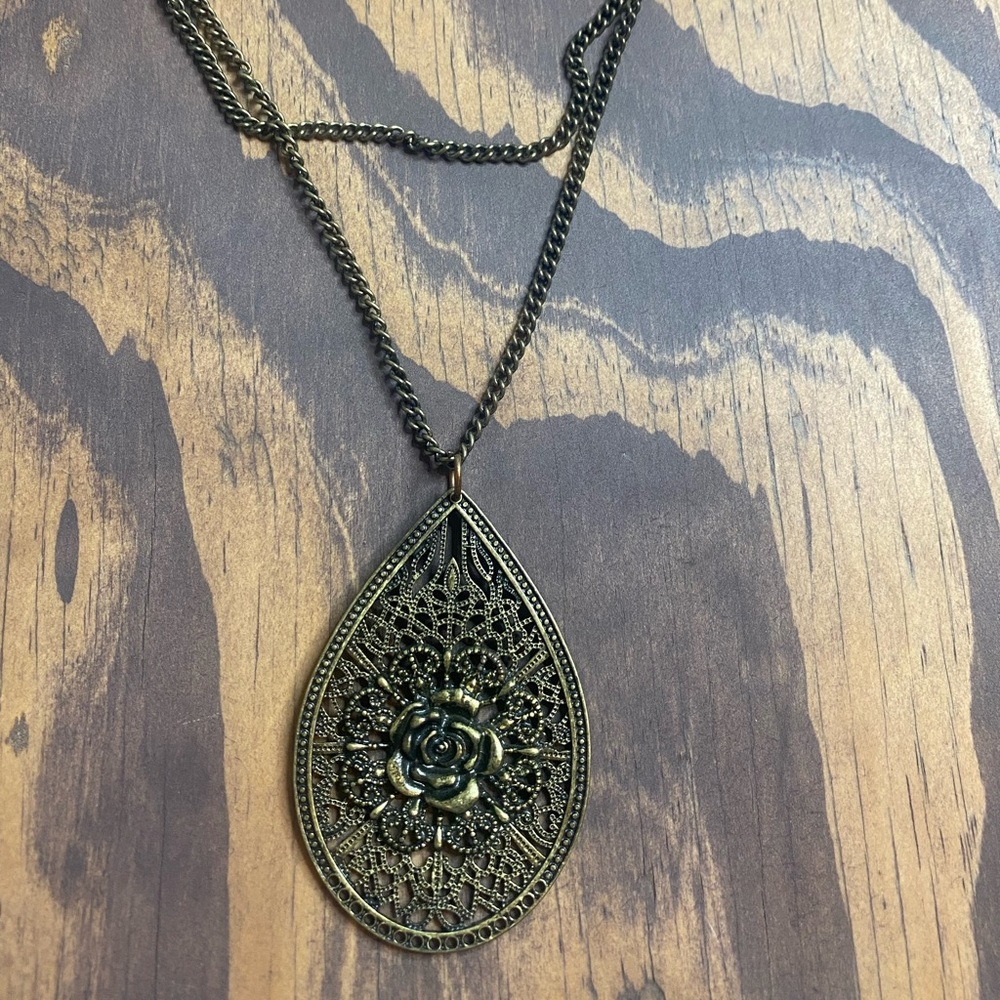 Flower adjustable necklace